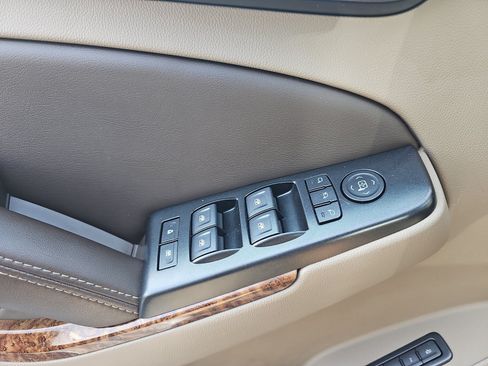 Used 2019 Chevrolet Tahoe Premier AWD/4WD image 24
