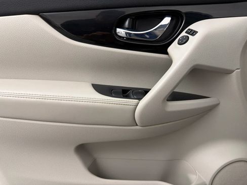 Certified 2022 Nissan Rogue Sport SV FWD image 22