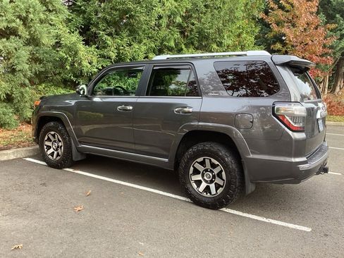 Used 2021 Toyota 4Runner Limited image 9