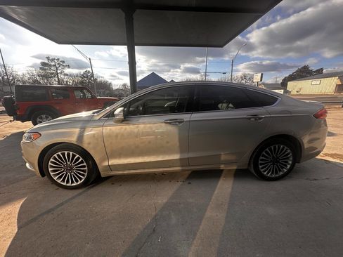 Used 2018 Ford Fusion Titanium image 5