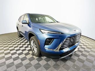 Used 2025 Buick Enclave Preferred FWD video 3