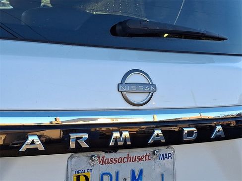 Used 2024 Nissan Armada SL w/ Captain's Chairs Package image 33