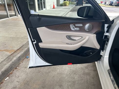 Used 2022 Mercedes-Benz E 350 4MATIC Sedan image 41