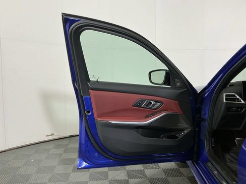 Certified 2025 BMW 330i Sedan w/ M Sport Package RWD image 18