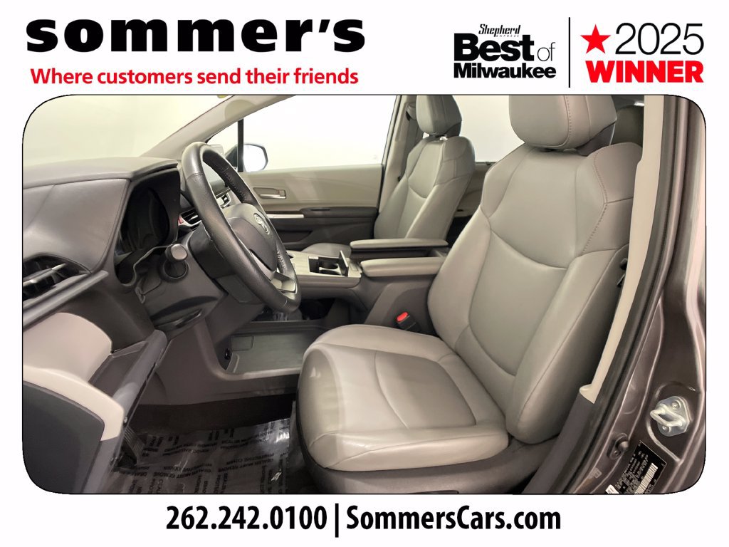 Used 2022 Toyota Sienna XLE FWD image 9