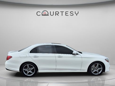 Used 2019 Mercedes-Benz E 300 image 8