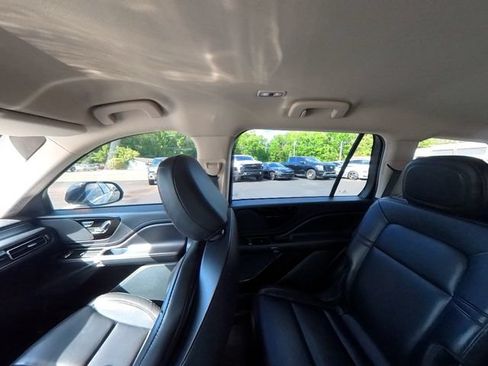 Used 2021 Lincoln Aviator AWD w/ Elements Package image 32