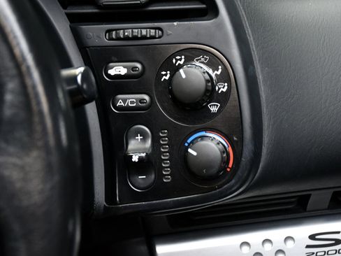 Used 2005 Honda S2000 image 23