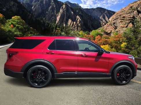 Used 2020 Ford Explorer ST w/ ST High-Performance Pack AWD/4WD image 2