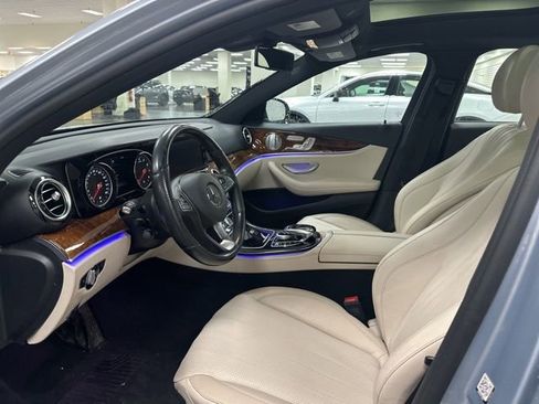 Used 2017 Mercedes-Benz E 300 4MATIC image 9