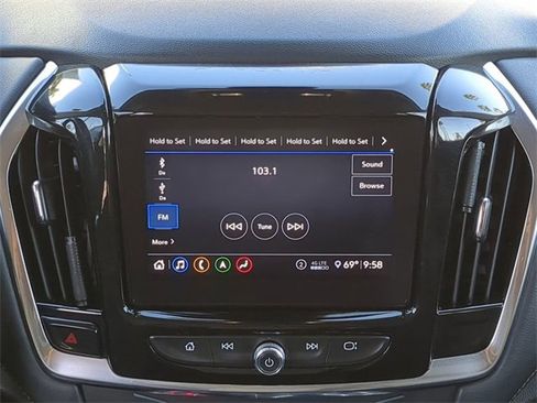 Used 2021 Chevrolet Traverse LT w/ LT Premium Package image 22