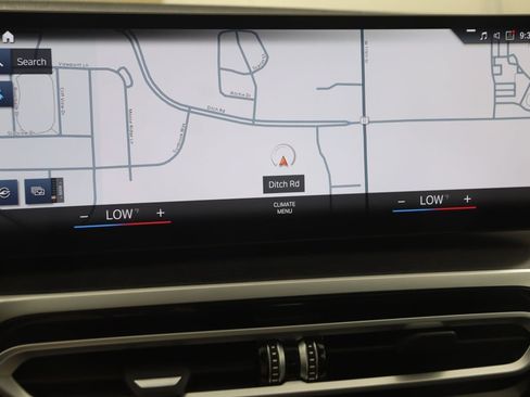 Used 2023 BMW i4 eDrive35 w/ Premium Package RWD image 9