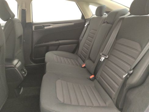 Used 2020 Ford Fusion SE FWD image 18