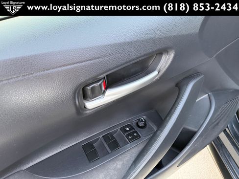 Used 2020 Toyota Corolla LE image 16