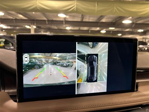 Used 2022 Lincoln Nautilus Reserve w/ Equipment Group 201A image 17