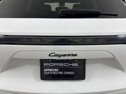 Certified 2023 Porsche Cayenne Platinum Edition AWD/4WD image 18