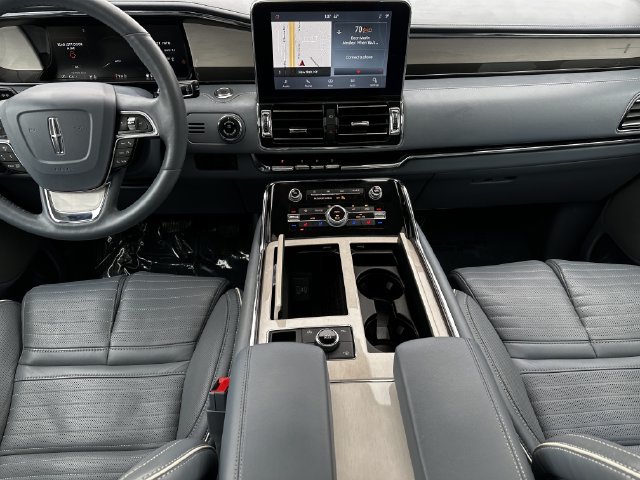 Certified 2020 Lincoln Navigator Black Label w/ Cargo Convenience Package AWD/4WD image 15