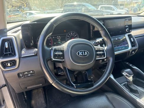 Used 2021 Kia Sorento EX w/ Panoramic Sunroof Package image 9