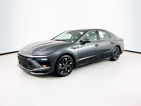 Used 2025 Hyundai Sonata SEL image 3