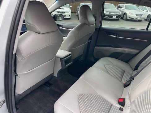 Used 2018 Toyota Camry SE image 16