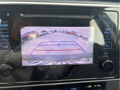 Used 2019 Toyota Corolla LE image 17