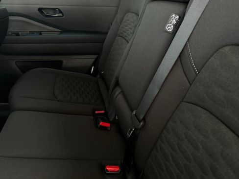 New 2025 Nissan Pathfinder SV image 5