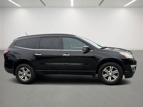Used 2017 Chevrolet Traverse LT AWD/4WD image 5