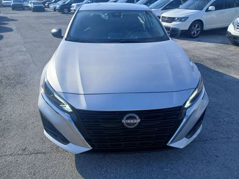 Used 2024 Nissan Altima 2.5 SV image 3