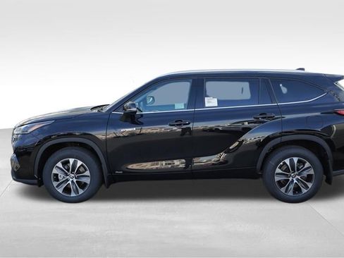 New 2026 Toyota Highlander XLE image 5