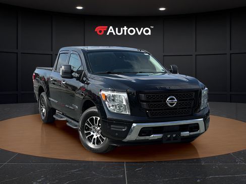Used 2021 Nissan Titan SV w/ SV Convenience Package AWD/4WD image 7