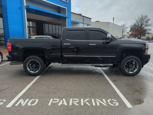 Used 2018 Chevrolet Silverado 2500 High Country w/ Duramax Plus Package image 8
