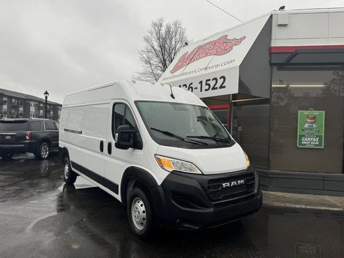 Used 2023 RAM ProMaster 2500 image 5