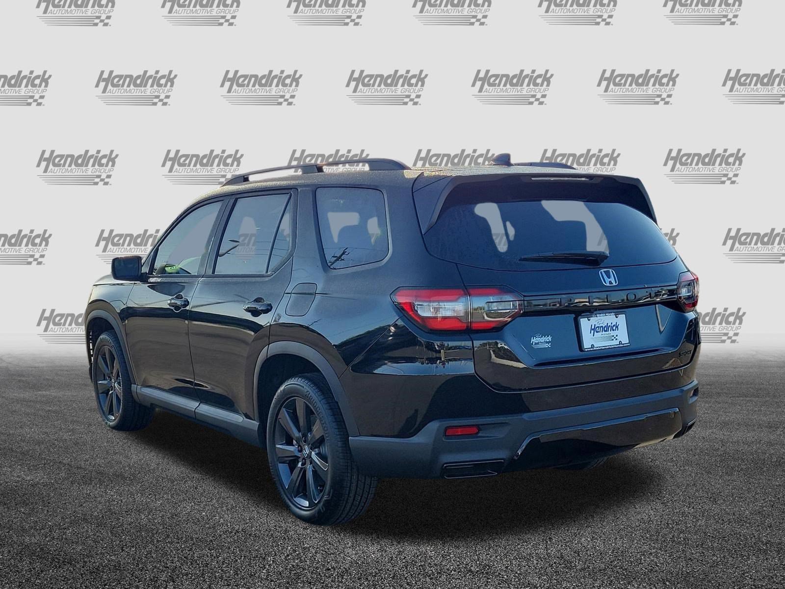 New 2026 Honda Pilot Sport image 5