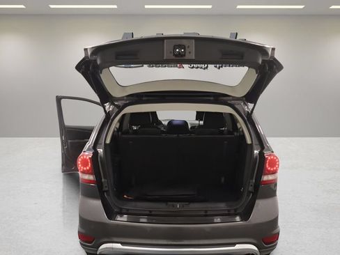 Used 2020 Dodge Journey Crossroad FWD image 13