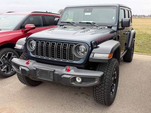 Used 2025 Jeep Wrangler Unlimited Rubicon image 1