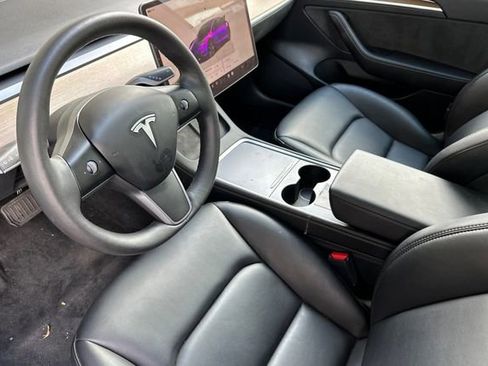 Used 2023 Tesla Model 3 Standard Range image 4