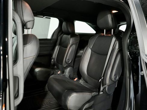 Used 2025 Toyota Sienna XLE Woodland Edition image 28