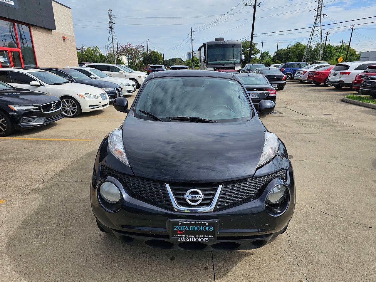 Used 2014 Nissan Juke SV FWD image 2