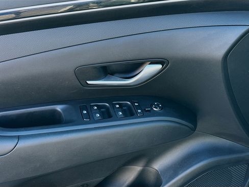 Used 2024 Hyundai Tucson SE image 16