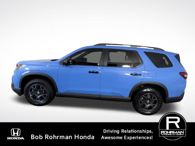 Used 2025 Honda Pilot TrailSport image 6