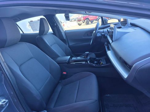 Used 2024 Toyota Prius LE FWD image 11