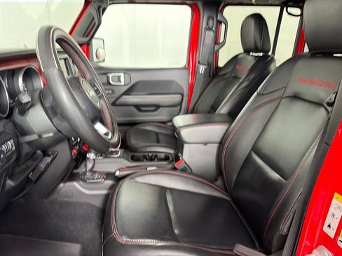 Used 2018 Jeep Wrangler Unlimited Rubicon w/ Cold Weather Group AWD/4WD image 11