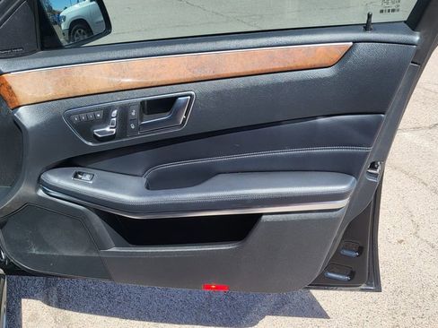 Used 2014 Mercedes-Benz E 350 Sedan image 16