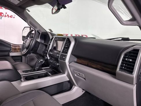 Used 2018 Ford F150 Lariat image 17