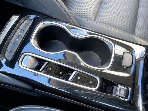 Used 2023 Buick Envision Essence image 24