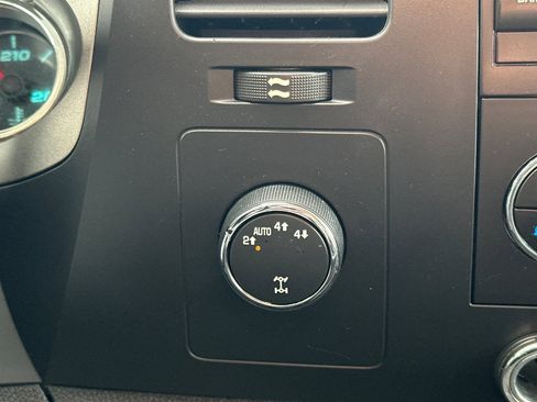 Used 2012 Chevrolet Silverado 1500 LT image 20