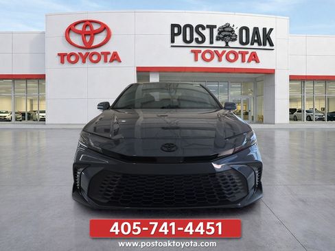 Used 2026 Toyota Camry SE w/ Convenience Package FWD image 2