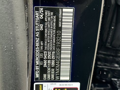 Used 2024 Mercedes-Benz GLC 300 image 31