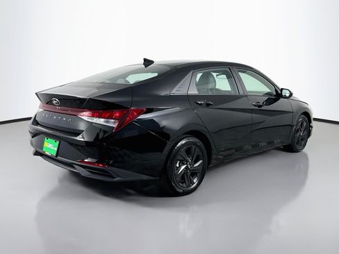 Used 2021 Hyundai Elantra SEL w/ Convenience Package FWD image 10