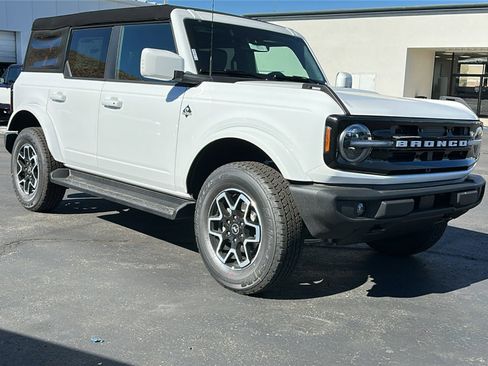 New 2025 Ford Bronco Outer Banks image 1